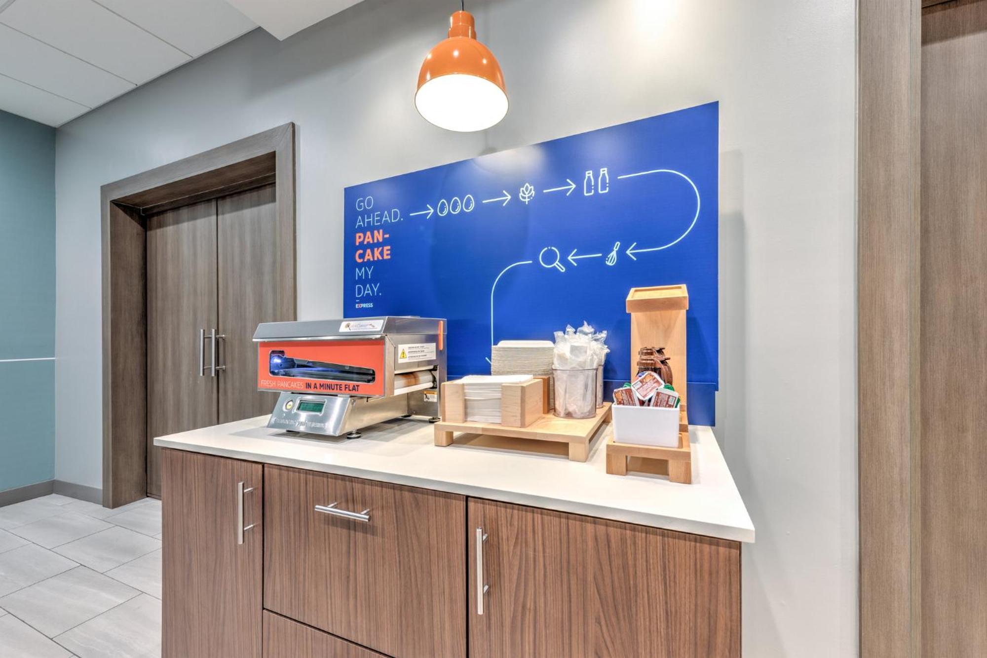 Holiday Inn Express & Suites Austin Airport East By Ihg 외부 사진