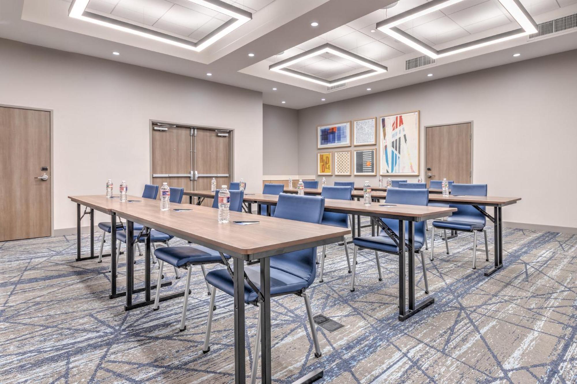 Holiday Inn Express & Suites Austin Airport East By Ihg 외부 사진