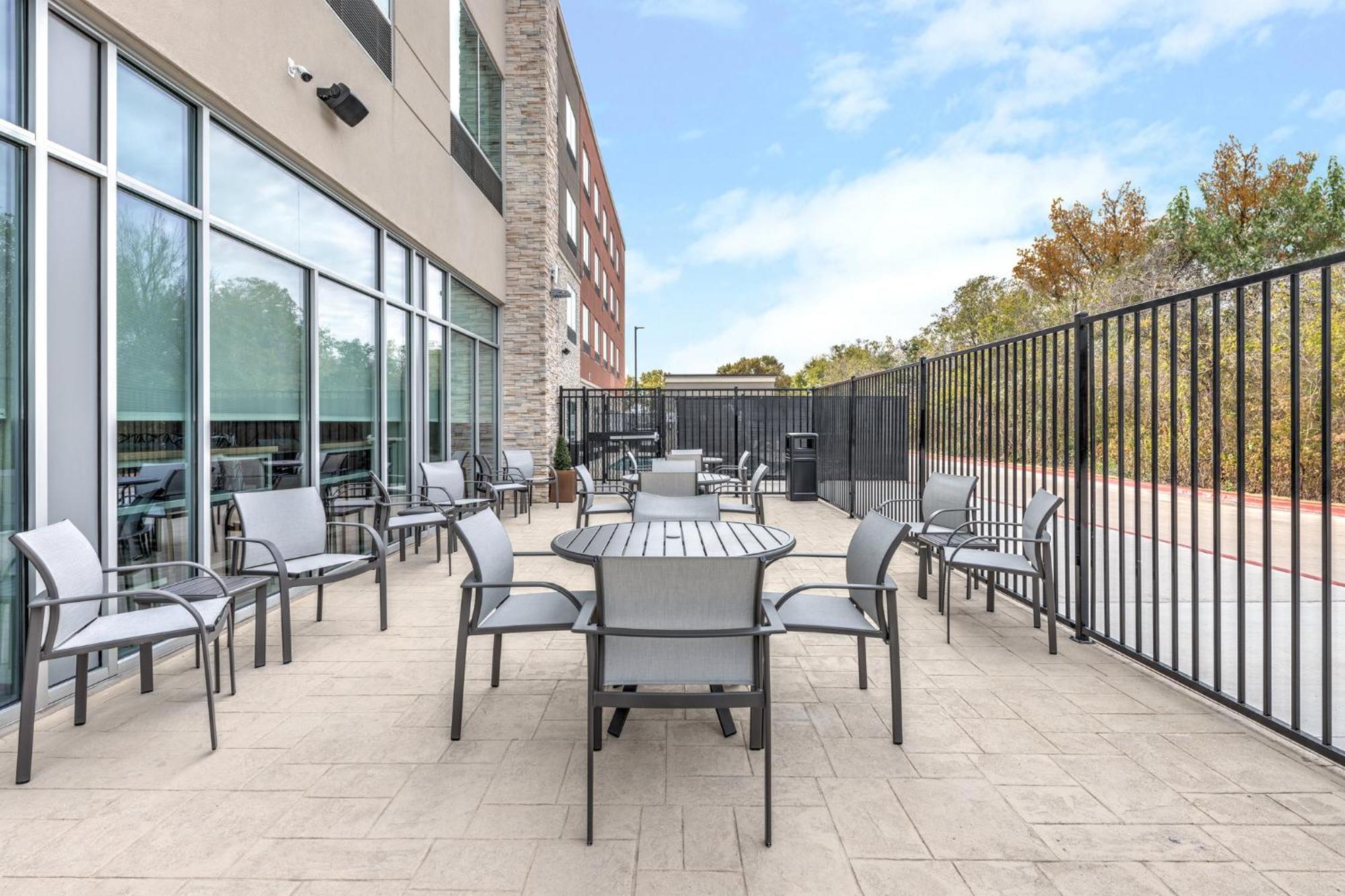 Holiday Inn Express & Suites Austin Airport East By Ihg 외부 사진