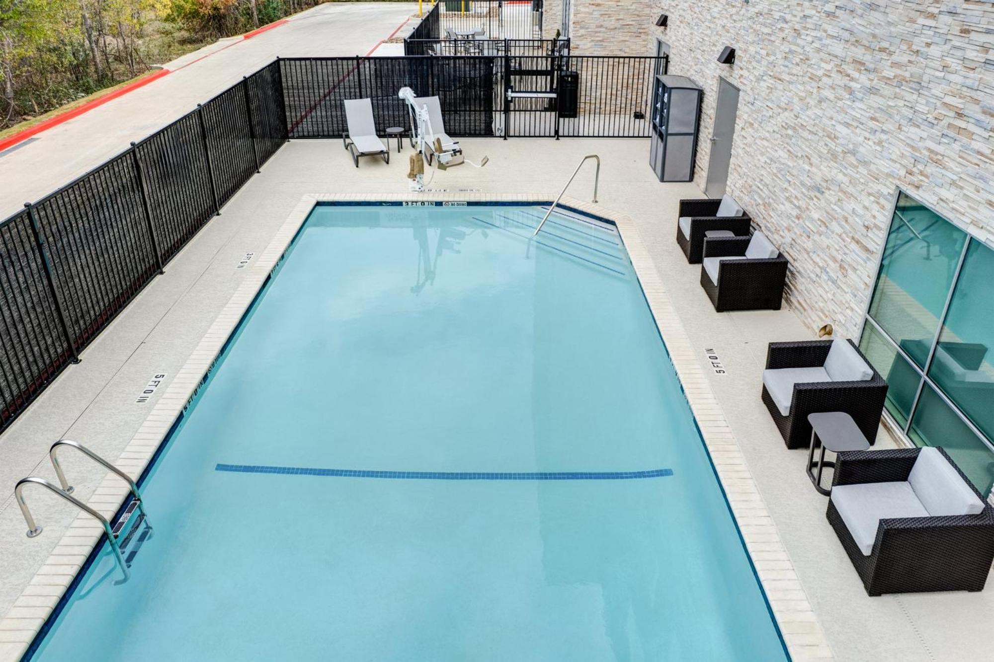 Holiday Inn Express & Suites Austin Airport East By Ihg 외부 사진
