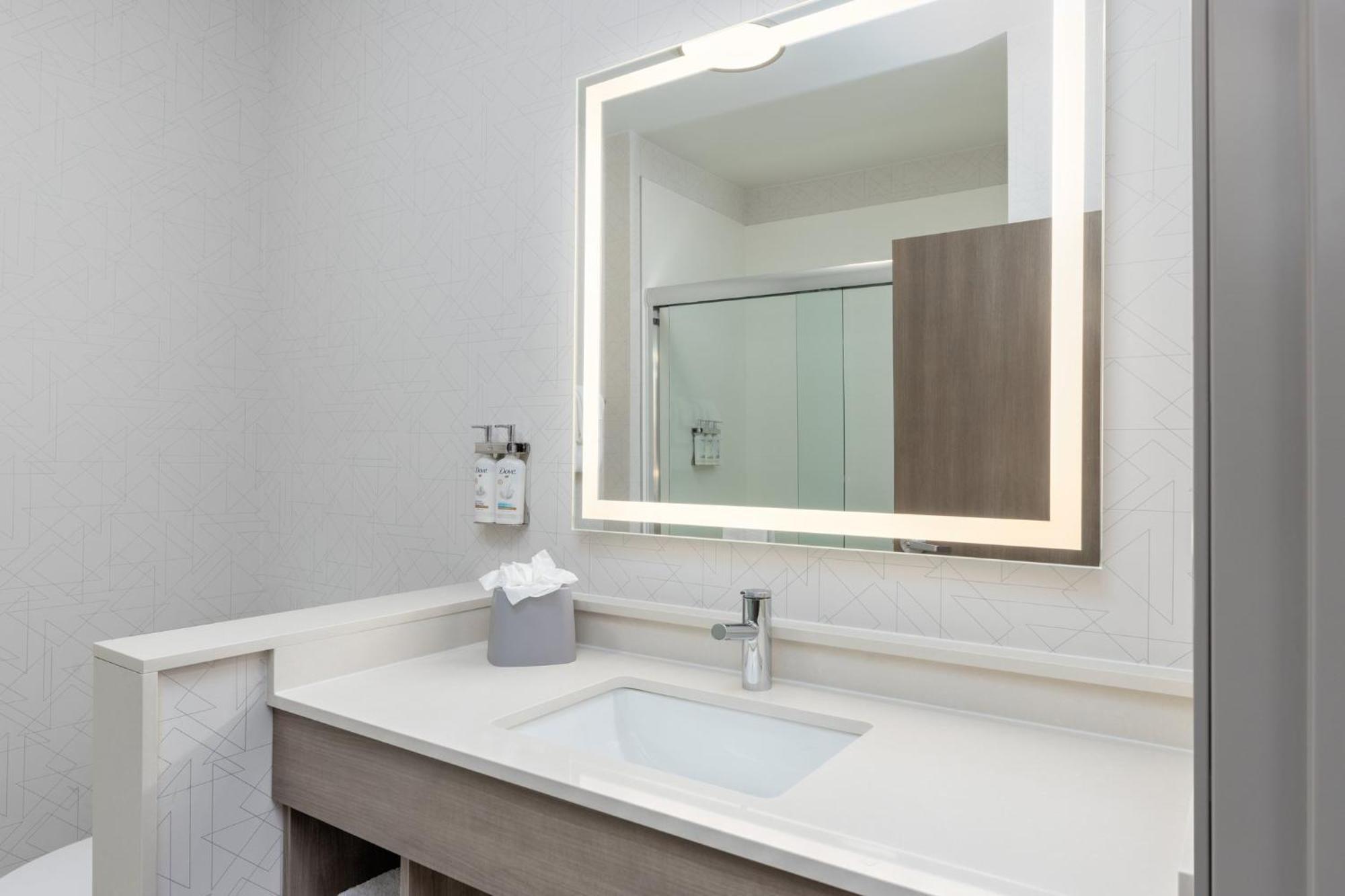 Holiday Inn Express & Suites Austin Airport East By Ihg 외부 사진